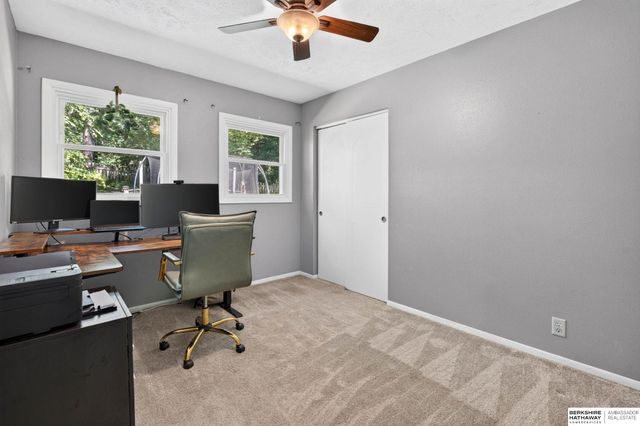 409 Greenbriar Court, Bellevue, NE 68005