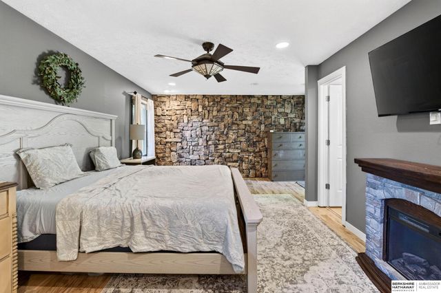 409 Greenbriar Court, Bellevue, NE 68005