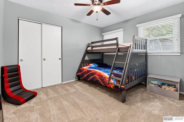 409 Greenbriar Court, Bellevue, NE 68005