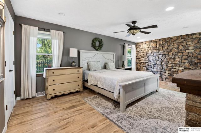 409 Greenbriar Court, Bellevue, NE 68005