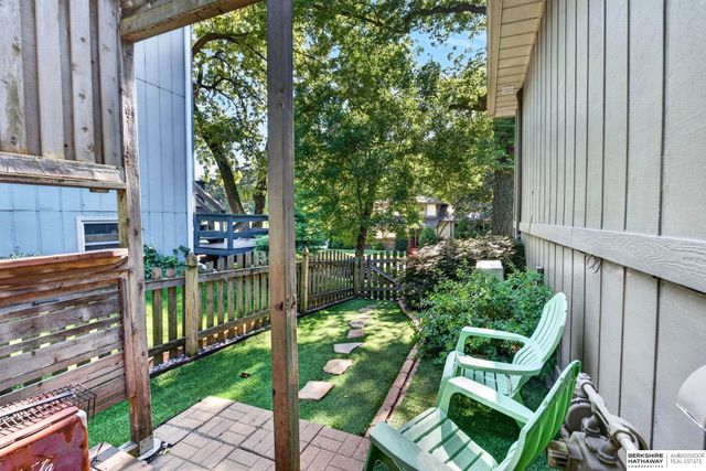 409 Greenbriar Court, Bellevue, NE 68005
