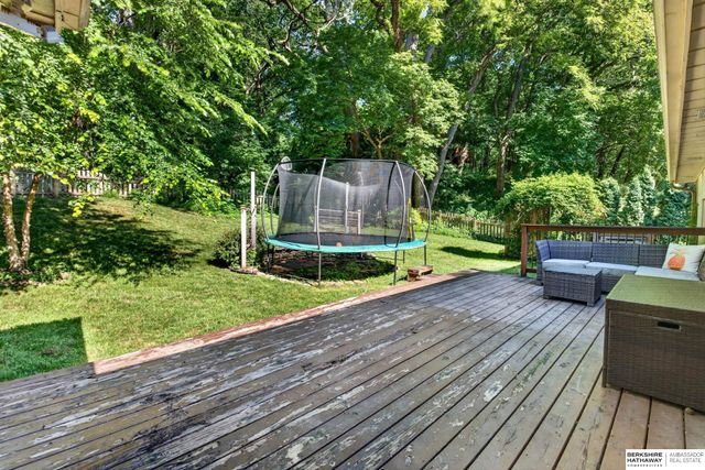 409 Greenbriar Court, Bellevue, NE 68005
