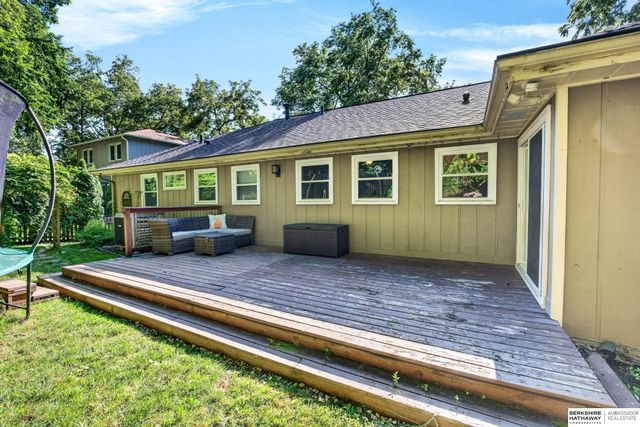409 Greenbriar Court, Bellevue, NE 68005