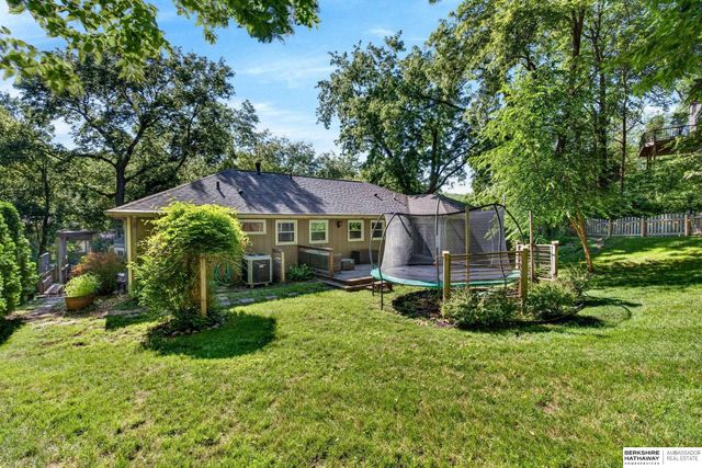 409 Greenbriar Court, Bellevue, NE 68005