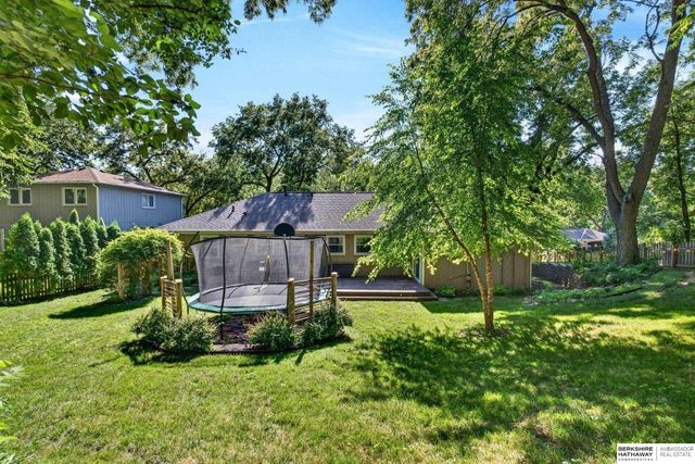 409 Greenbriar Court, Bellevue, NE 68005