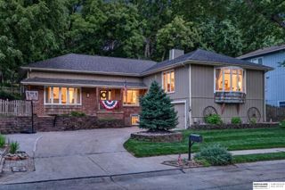 409 Greenbriar Court, Bellevue, NE 68005