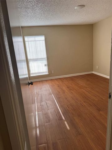 12615 Brookglade Circle 211, Houston, TX 77099
