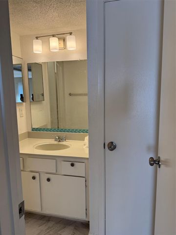 12615 Brookglade Circle 211, Houston, TX 77099