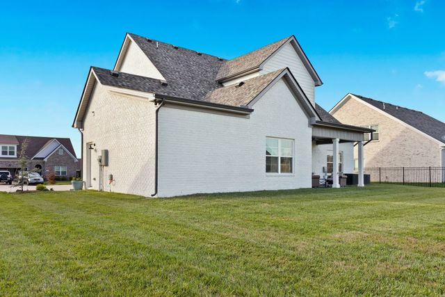 4032 Edmond Dr, Murfreesboro, TN 37127