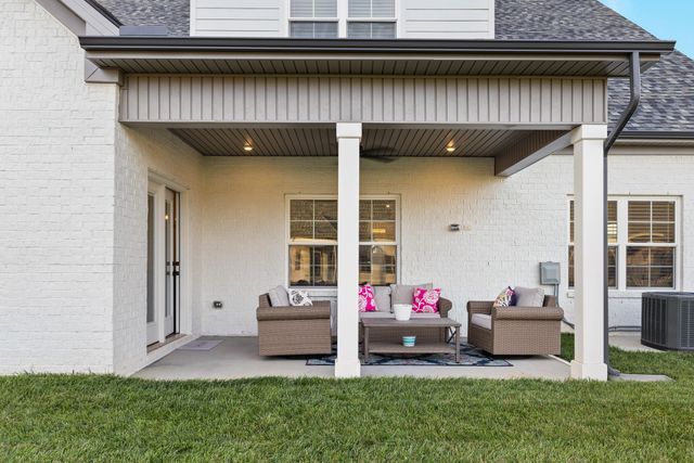 4032 Edmond Dr, Murfreesboro, TN 37127