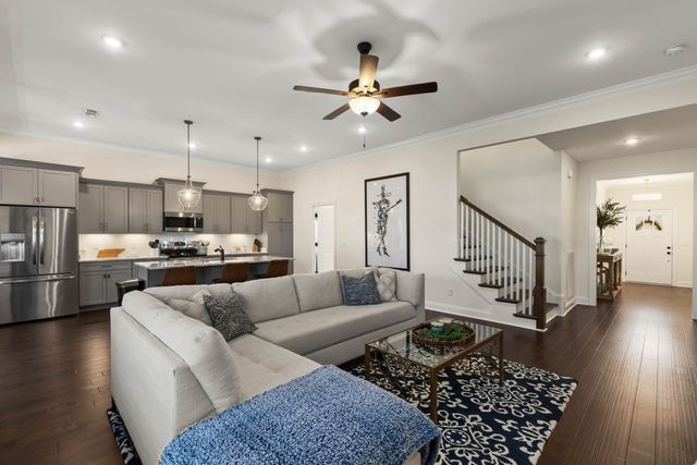 4032 Edmond Dr, Murfreesboro, TN 37127