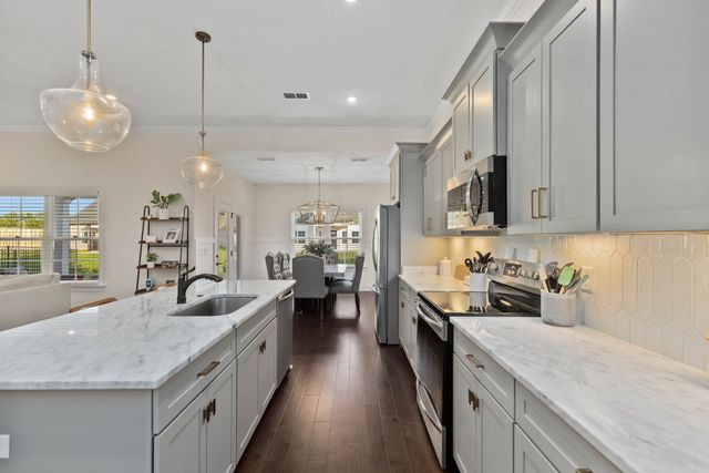 4032 Edmond Dr, Murfreesboro, TN 37127