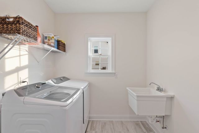 4032 Edmond Dr, Murfreesboro, TN 37127