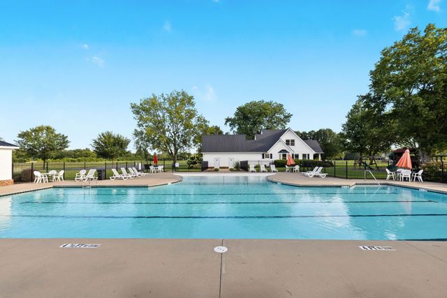 4032 Edmond Dr, Murfreesboro, TN 37127