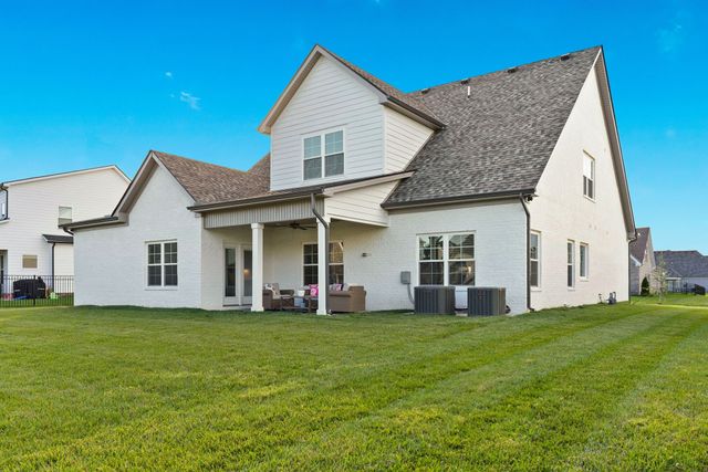 4032 Edmond Dr, Murfreesboro, TN 37127