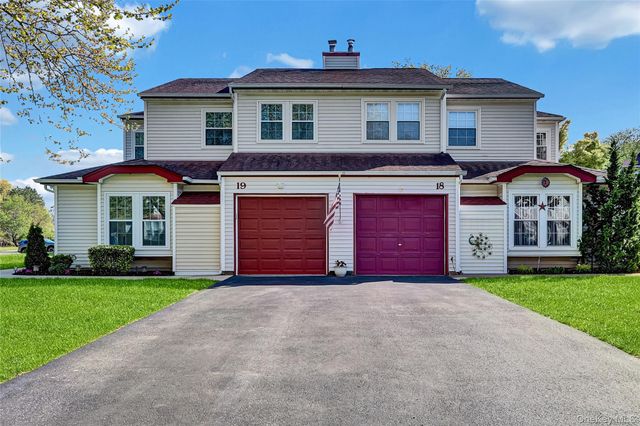 19 Delaware Court, Coram, NY 11727