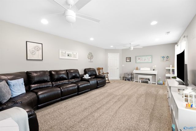 76 Nicole Drive, Decatur, AL 35603
