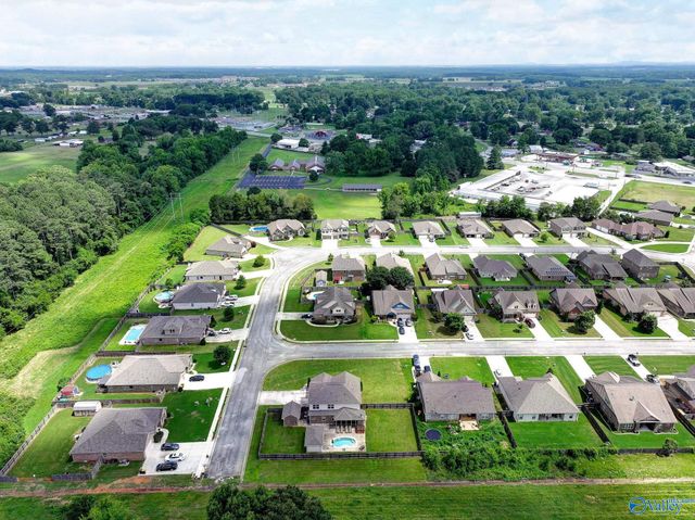 76 Nicole Drive, Decatur, AL 35603