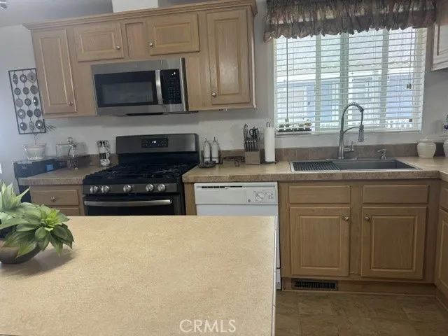 2113 Windflower 107, Rosamond, CA 93560