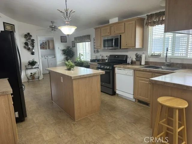 2113 Windflower 107, Rosamond, CA 93560