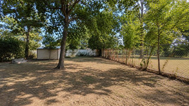 2126 Marfa Avenue, Dallas, TX 75216