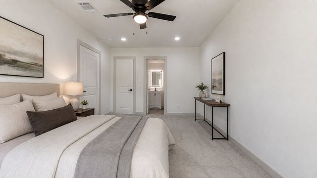 2126 Marfa Avenue, Dallas, TX 75216