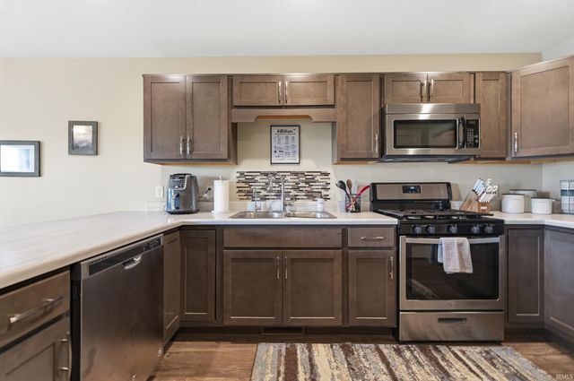5218 Pigeon Creek Court, Fort Wayne, IN 46825