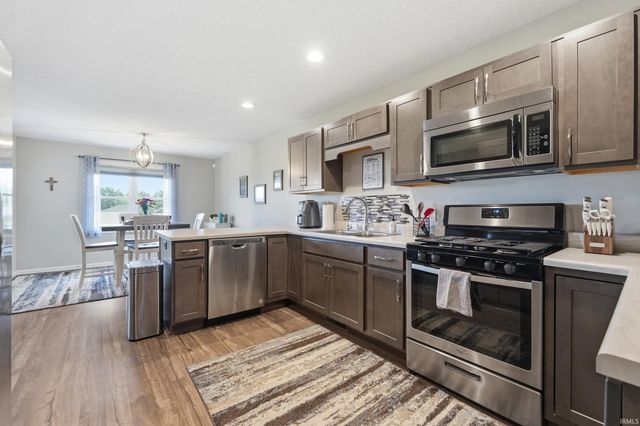 5218 Pigeon Creek Court, Fort Wayne, IN 46825