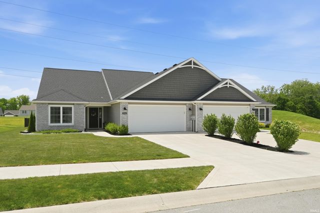 5218 Pigeon Creek Court, Fort Wayne, IN 46825