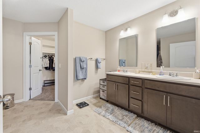 5218 Pigeon Creek Court, Fort Wayne, IN 46825