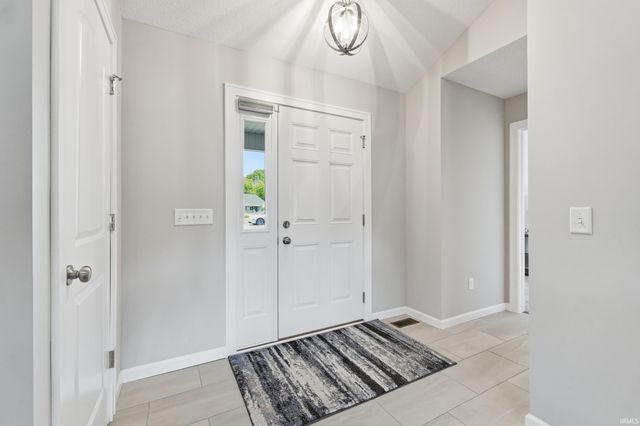 5218 Pigeon Creek Court, Fort Wayne, IN 46825