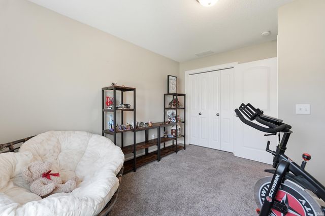 5218 Pigeon Creek Court, Fort Wayne, IN 46825