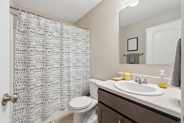5218 Pigeon Creek Court, Fort Wayne, IN 46825