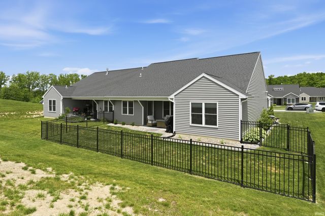5218 Pigeon Creek Court, Fort Wayne, IN 46825