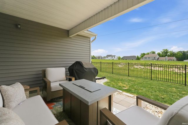 5218 Pigeon Creek Court, Fort Wayne, IN 46825