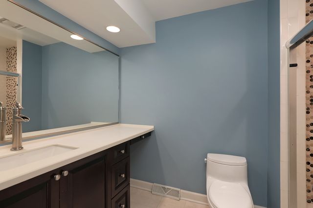 1150 Meadow Road, Northbrook, IL 60062