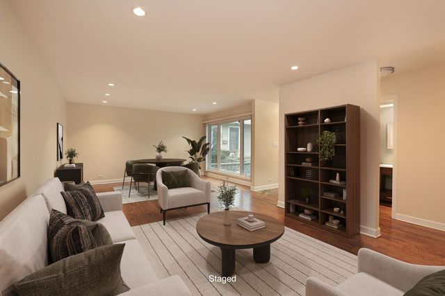 1150 Meadow Road, Northbrook, IL 60062