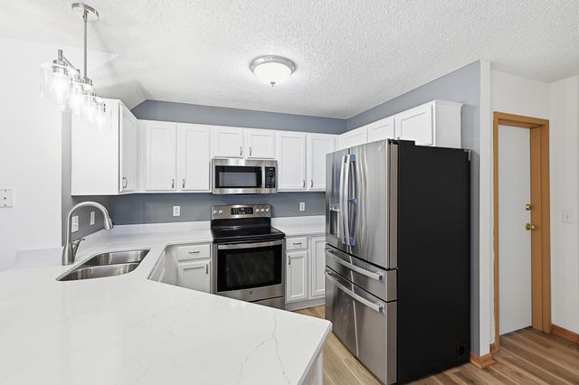 17471 Gettysburg Way, Lakeville, MN 55044