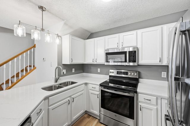 17471 Gettysburg Way, Lakeville, MN 55044