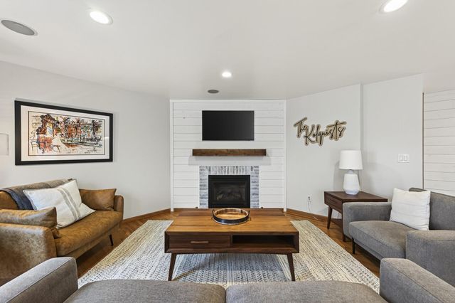 2084 4th Street, White Bear Lake, MN 55110
