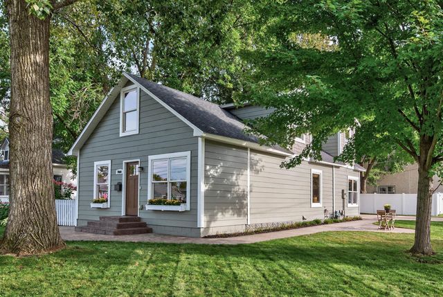 2084 4th Street, White Bear Lake, MN 55110