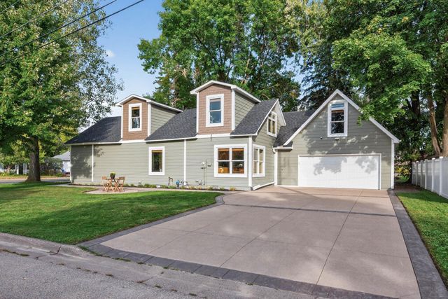2084 4th Street, White Bear Lake, MN 55110