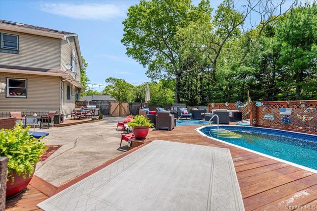 35 Cooke Avenue, Holtsville, NY 11742