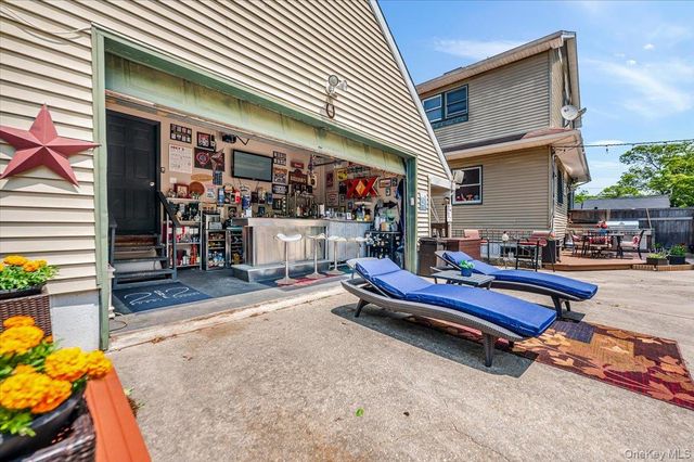35 Cooke Avenue, Holtsville, NY 11742