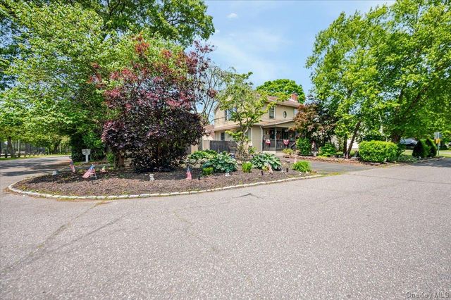 35 Cooke Avenue, Holtsville, NY 11742