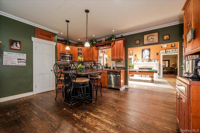 35 Cooke Avenue, Holtsville, NY 11742