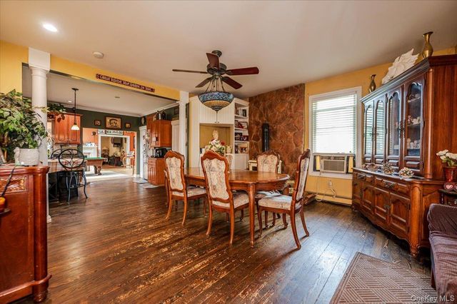 35 Cooke Avenue, Holtsville, NY 11742