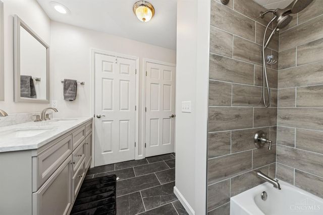 882 Quailwoods Drive, Loveland, OH 45140