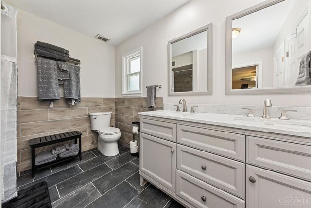 882 Quailwoods Drive, Loveland, OH 45140