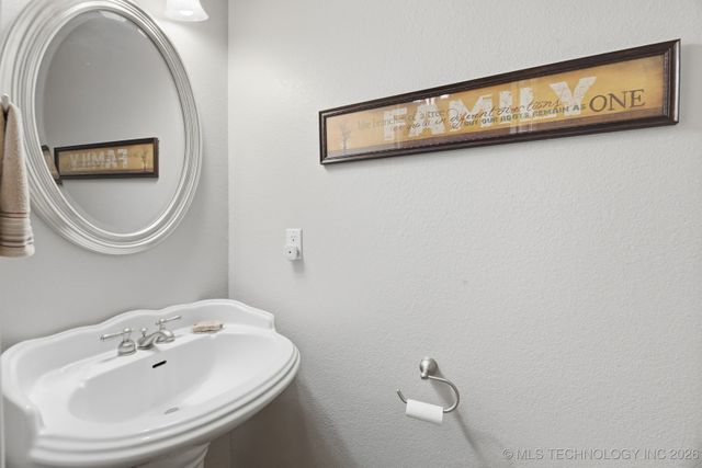 3104 S Tamarack Avenue, Broken Arrow, OK 74012